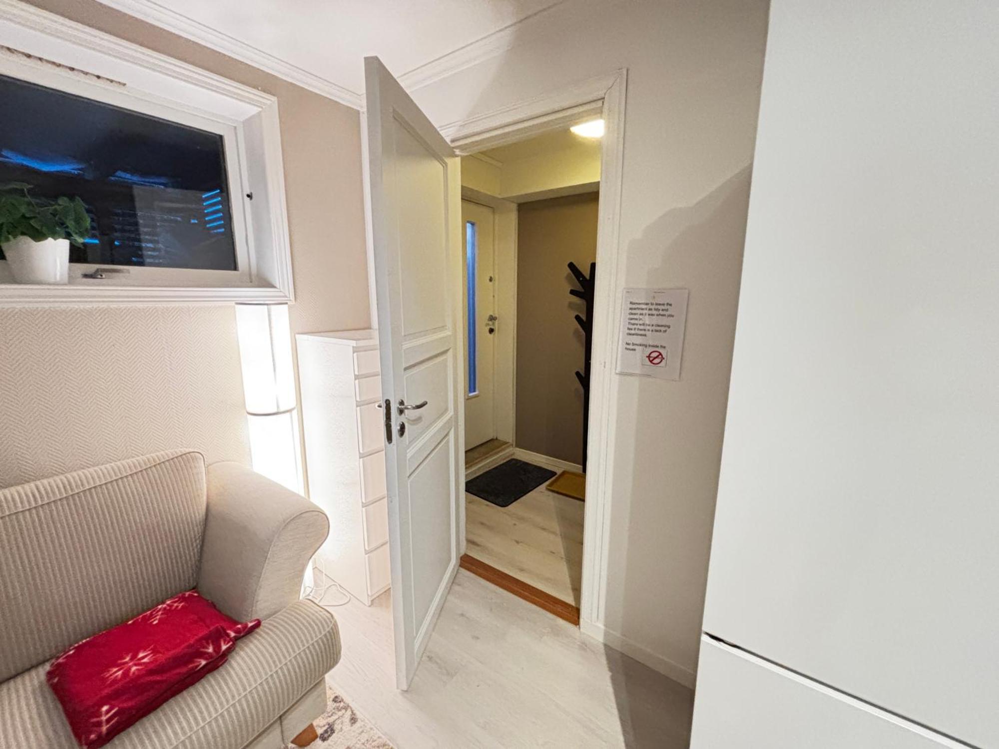 Modern Singlebedroom Private Entry
