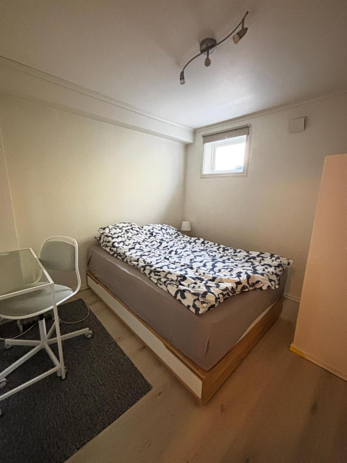 Modern Singlebedroom Private Entry Lejlighed